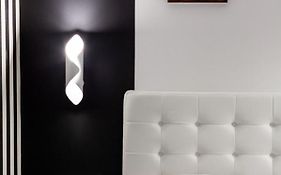 Bv Apartments Art Deco
